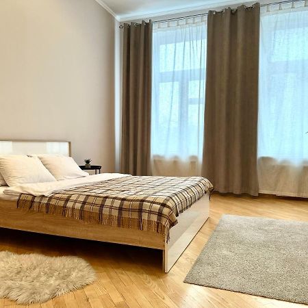 Apartments In The City Center, Near A Theatre, Zlata Plaza Rivne Luaran gambar